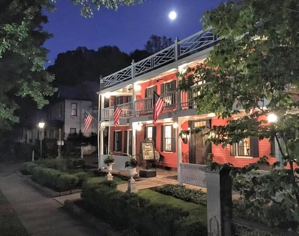The Buxton Inn - carbon neutral hotel in Granville