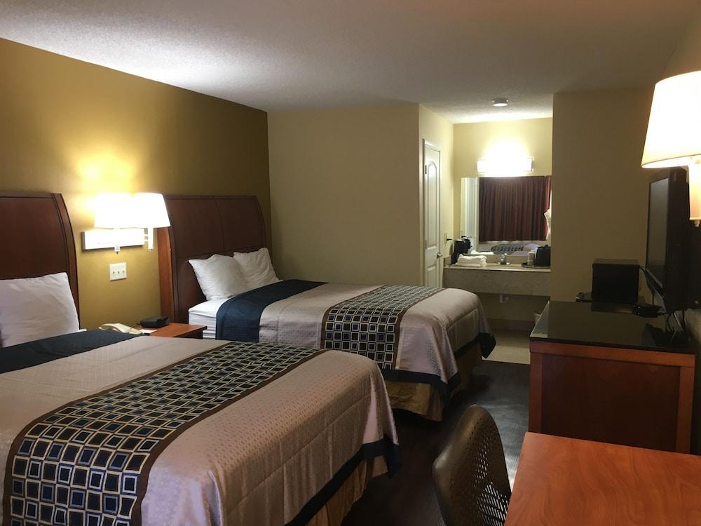 Navasota Inn pet-friendly hotel Grimes