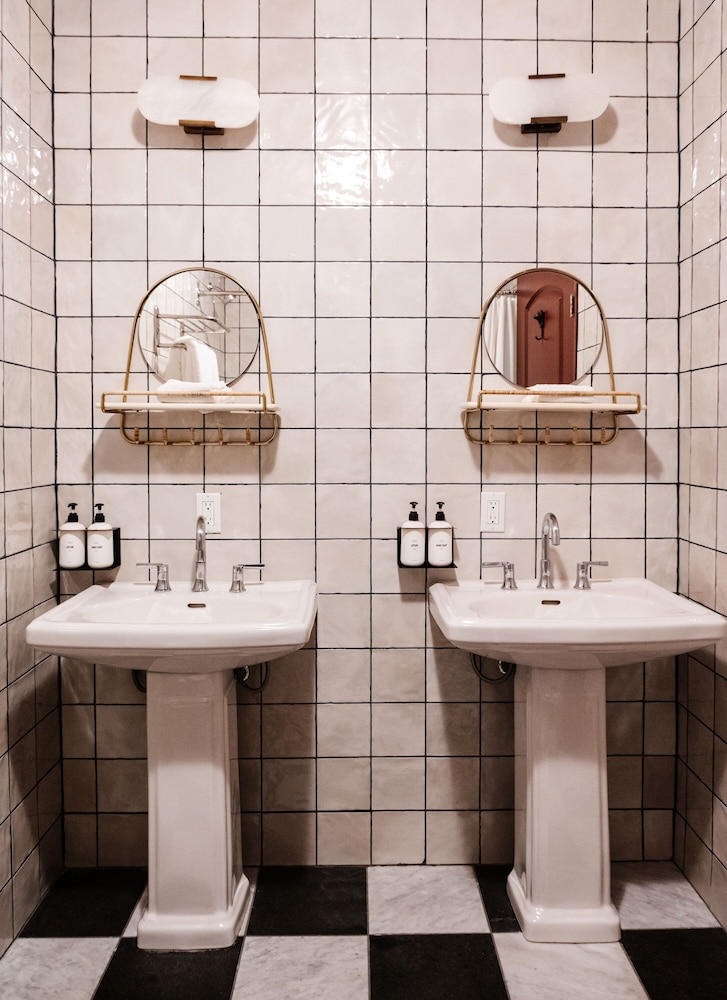 Frenchmen Hotel - photo 91