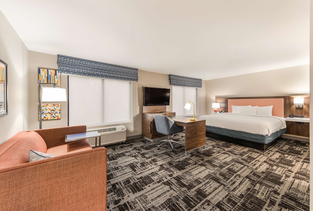 Hampton Inn & Suites Benton Harbor - photo 17