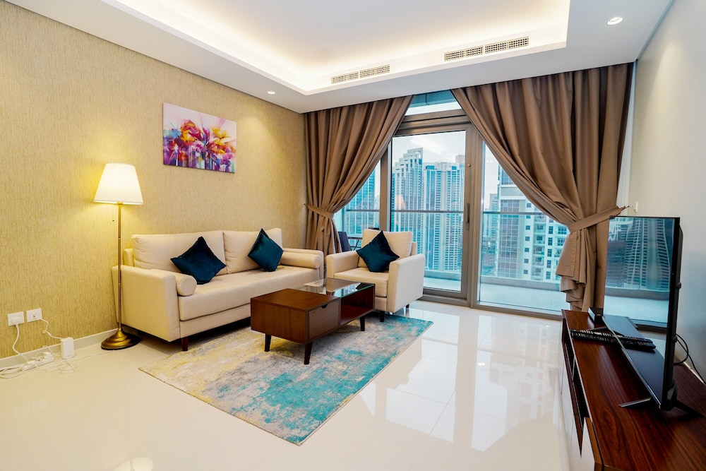Tanin Chic Apt With Infinity Pool and Burj Khalifa View Dubai — 4-Star Luxury Hotel in Dubai, United Arab Emirates