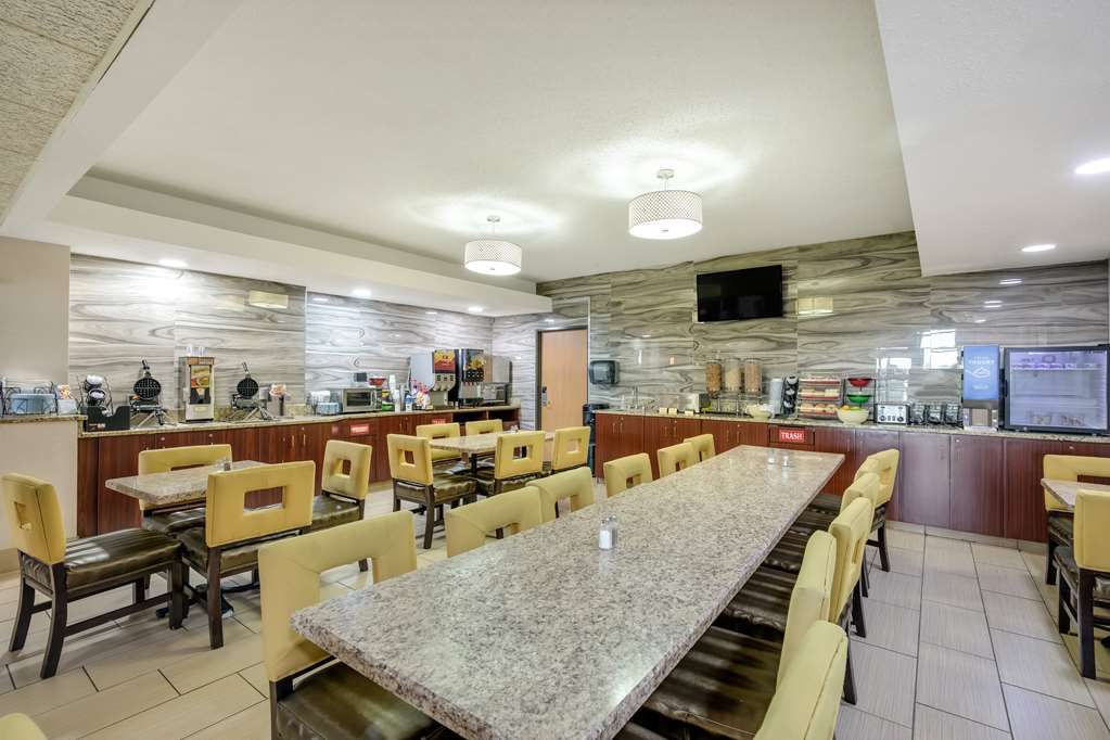 Best Western Waukesha Grand - photo 36