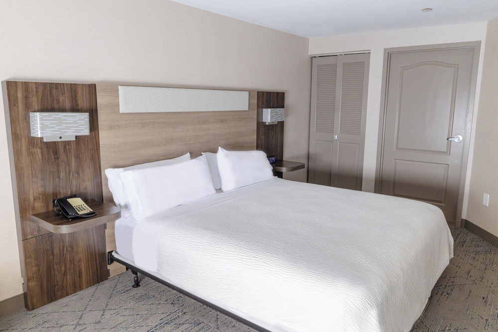 Holiday Inn Express Hotel of Neptune by IHG - photo 40