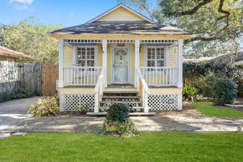 Walk to the Beach in Gulfport, United States