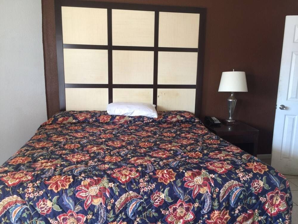 Knights Inn Giddings - photo 5