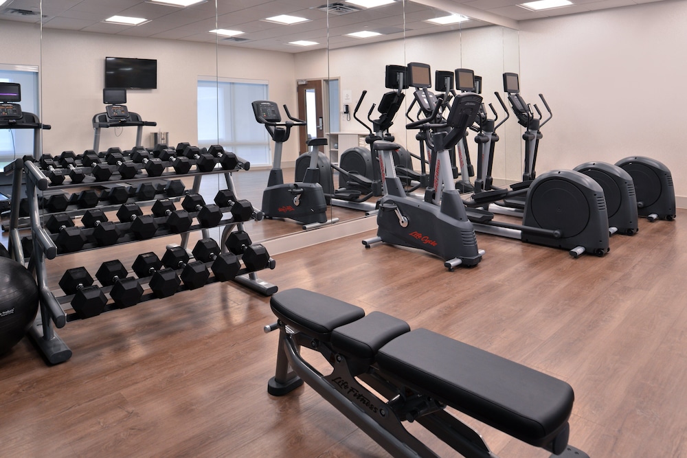Holiday Inn Express & Suites Marshalltown by IHG - photo 39