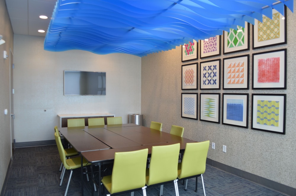 Holiday Inn Express & Suites Charlotte NE University Area by IHG - featured photo