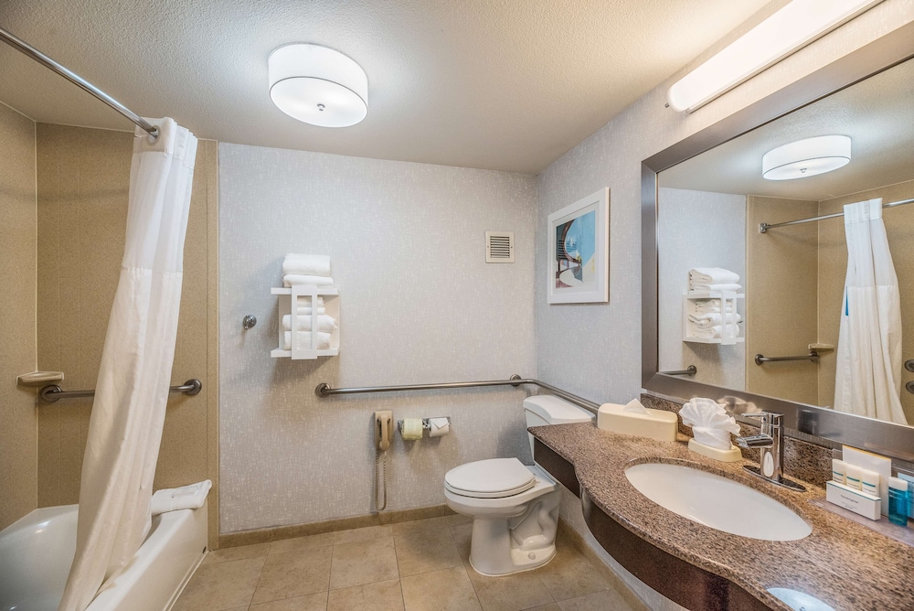 Hampton Inn Oakland Hayward - photo 20