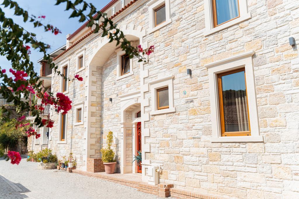 Sinem Hanm Konag Boutique Hotel — Yenifoca