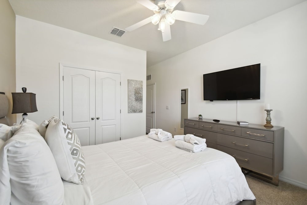 7704oml solterra Resort 7 Bedroom Home by RedAwning - photo 20