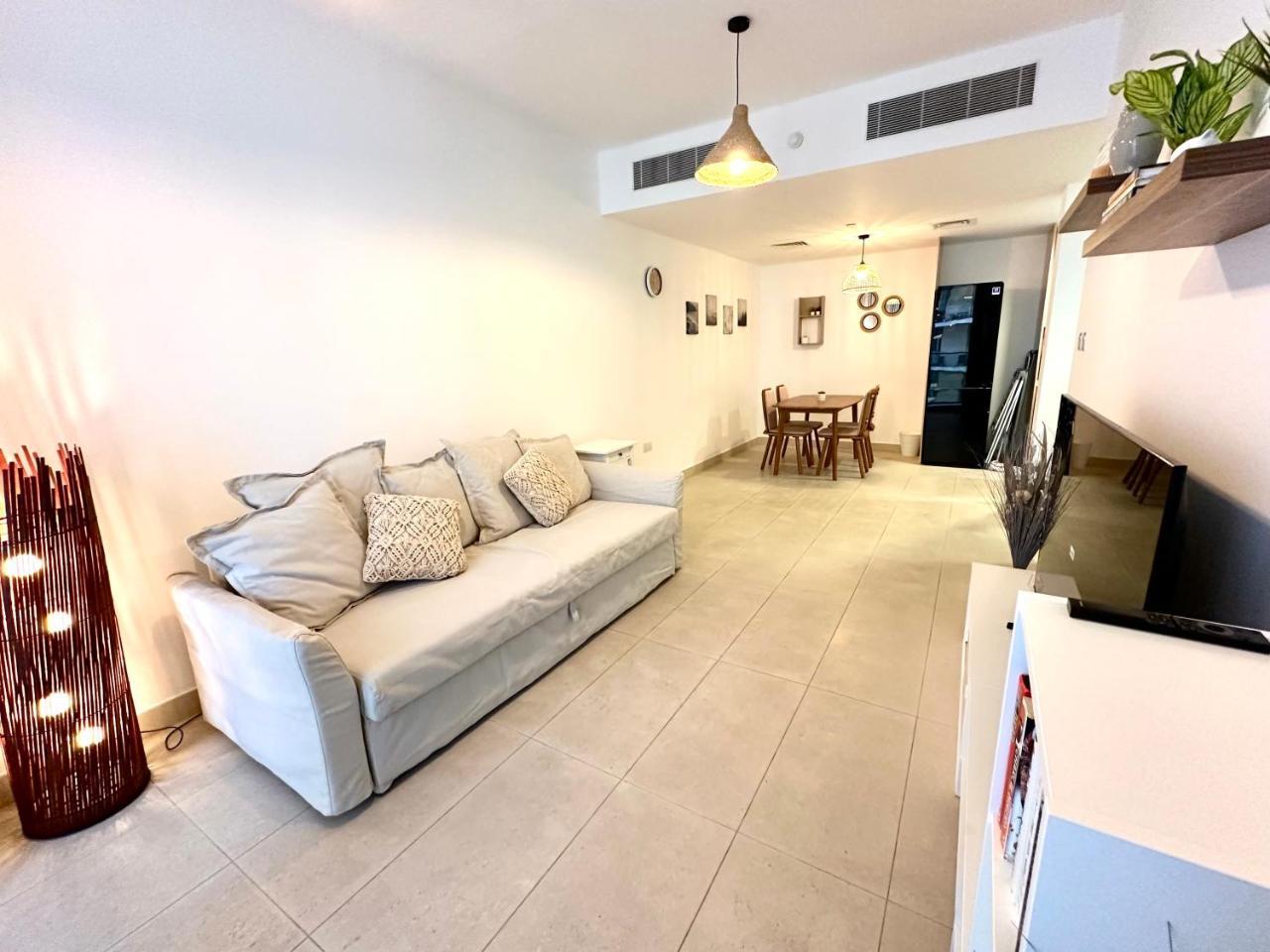 1 Bed Al Zeina Beach Community Al Raha Beach 5 Minutes From Zayed Int'l Airport And Yas Island F1 — hotel near Zayed International Airport