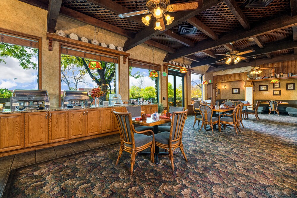 Grand Vista Hotel - photo 22