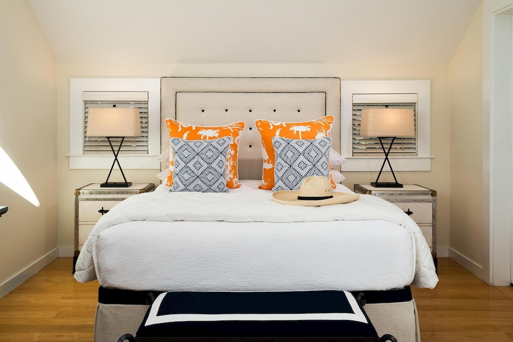 A Little Inn on Pleasant Bay - photo 5