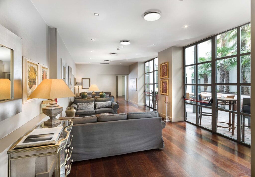 Townhouse 12 — 4-Star Luxury Hotel in Milan, Italy