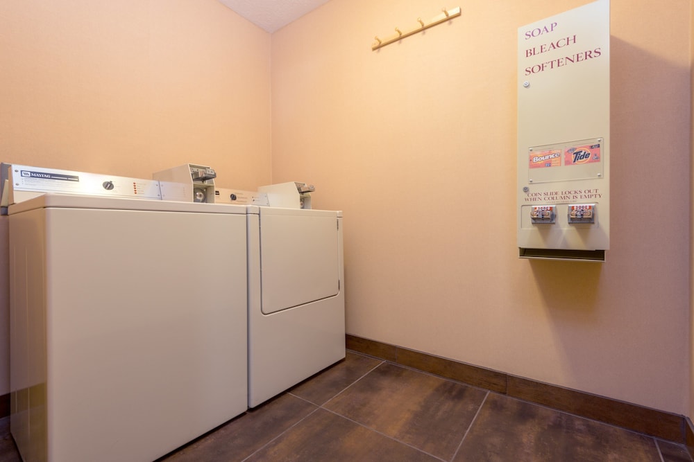 Holiday Inn Express Hotel & Suites Raton by IHG - photo 50