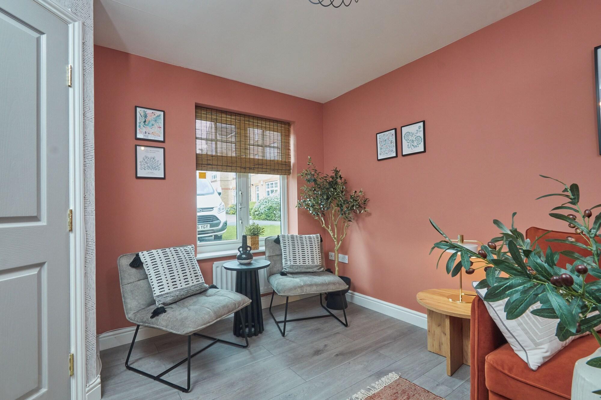 Modern 2BDR House By Homebird Property Management Short Lets & Serviced Accommodation Leeds With Private Parking & Free WiFi — 4-Star Luxury Hotel in Leeds, United Kingdom