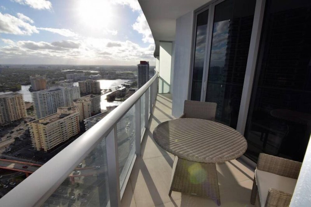Oceanfront & Bay View 2 Bed 2 Bath @ Hyde Beach Resort - photo 26