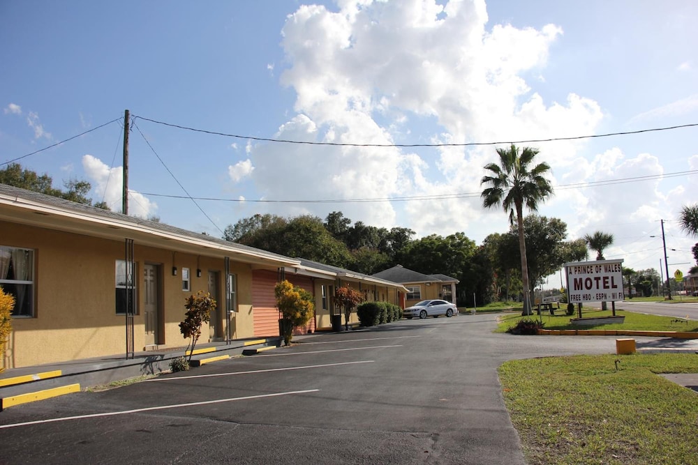 Prince of Wales Motel - photo 30