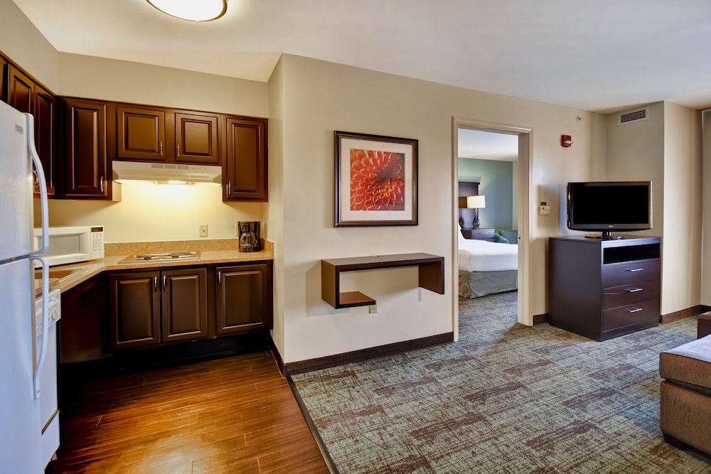 Staybridge Suites Madison East an IHG Hotel - photo 5
