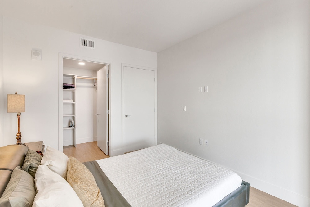 Suitesrus Apart Hotel Near Dodgers Stadium - photo 11