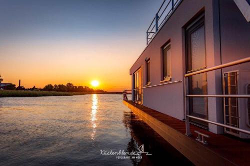 Hausboot KranichNest - last minute hotel in Ribnitz-Damgarten