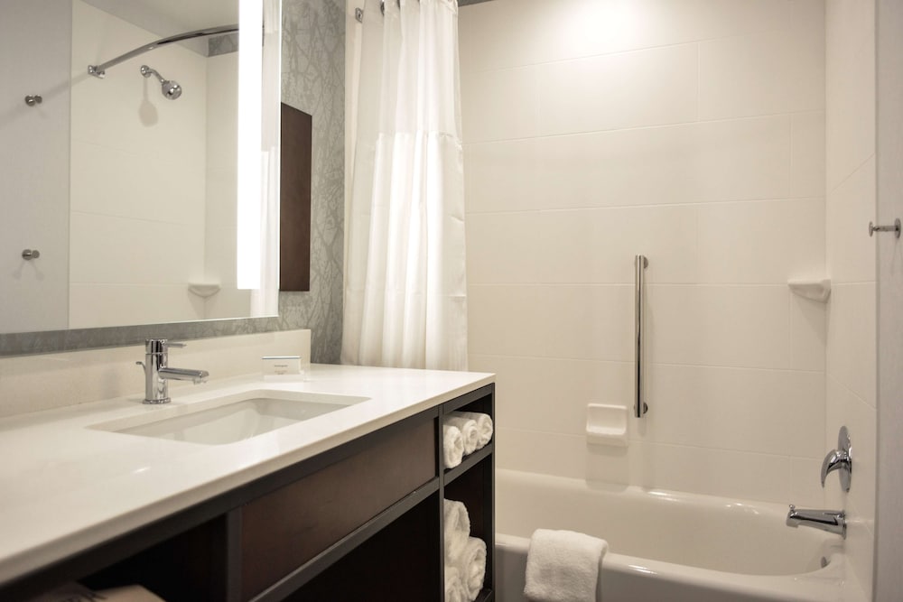 Hilton Garden Inn Louisville Mall of St. Matthews - photo 23