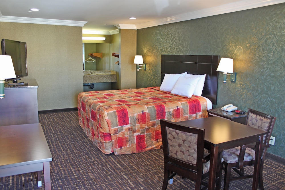 Crystal Inn Suites & Spas - photo 18