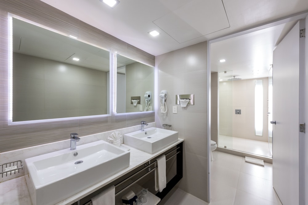 Bathroom shower