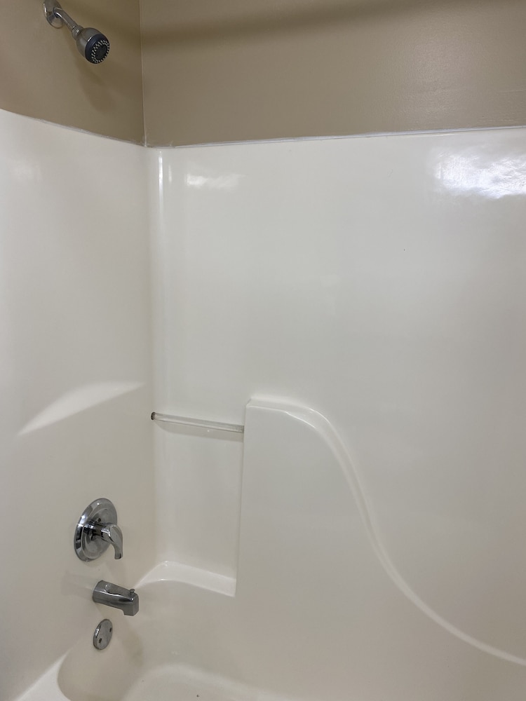 Quality Inn & Suites Woodstock near Lake Geneva - photo 10