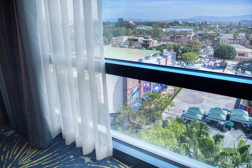 Disneyland Hotel - photo 37