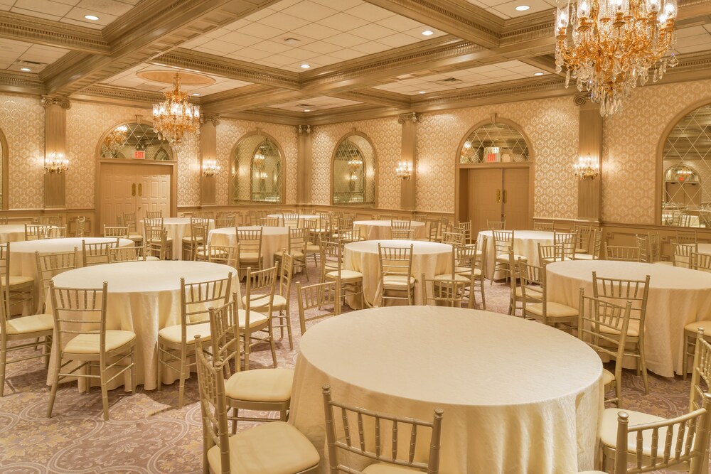 Madison Hotel - photo 46