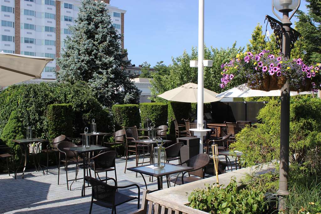 The Garden City Hotel - photo 2