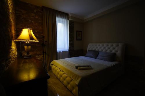 Hotel Daisy S Home