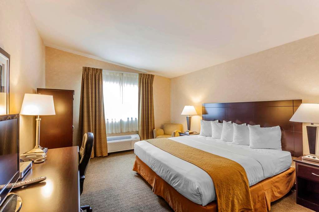 Quality Inn Near Seattle Premium Outlets - photo 17