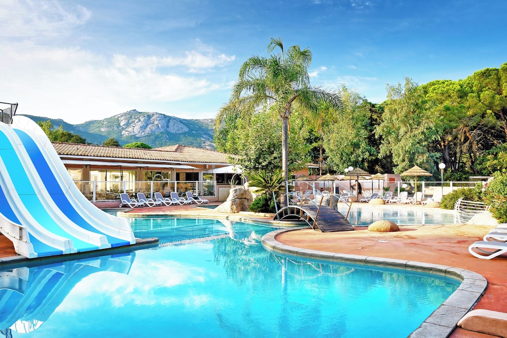 Camping Les Castors — 4-Star Luxury Hotel in Calvi, France