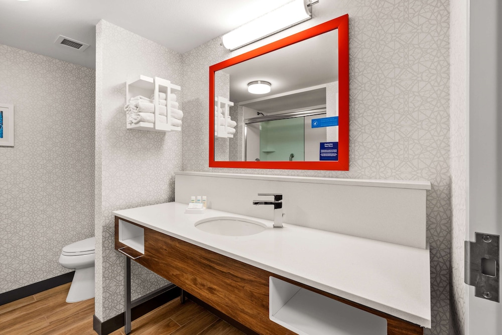 Hampton Inn & Suites Fairbanks - photo 15