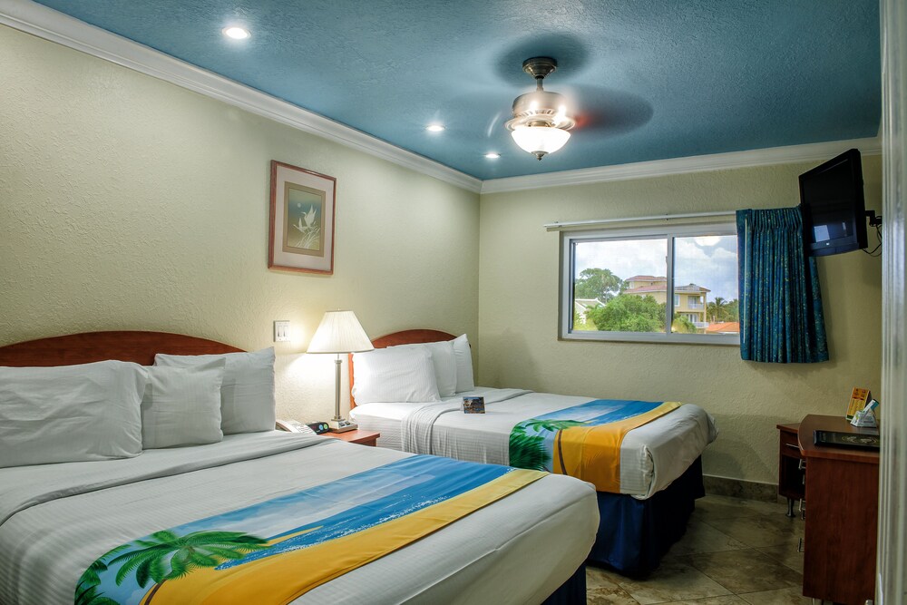 Bay Palms Waterfront Resort Hotel and Marina - photo 12
