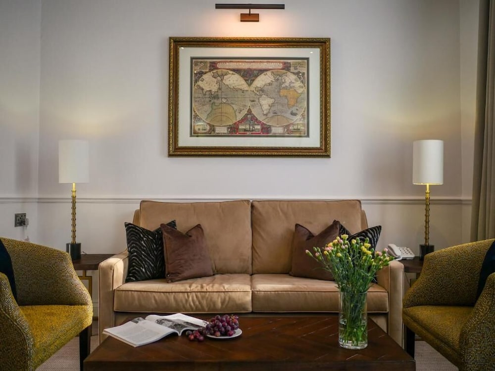 Collingham Serviced Apartments — 4-Star Luxury Hotel in London, United Kingdom