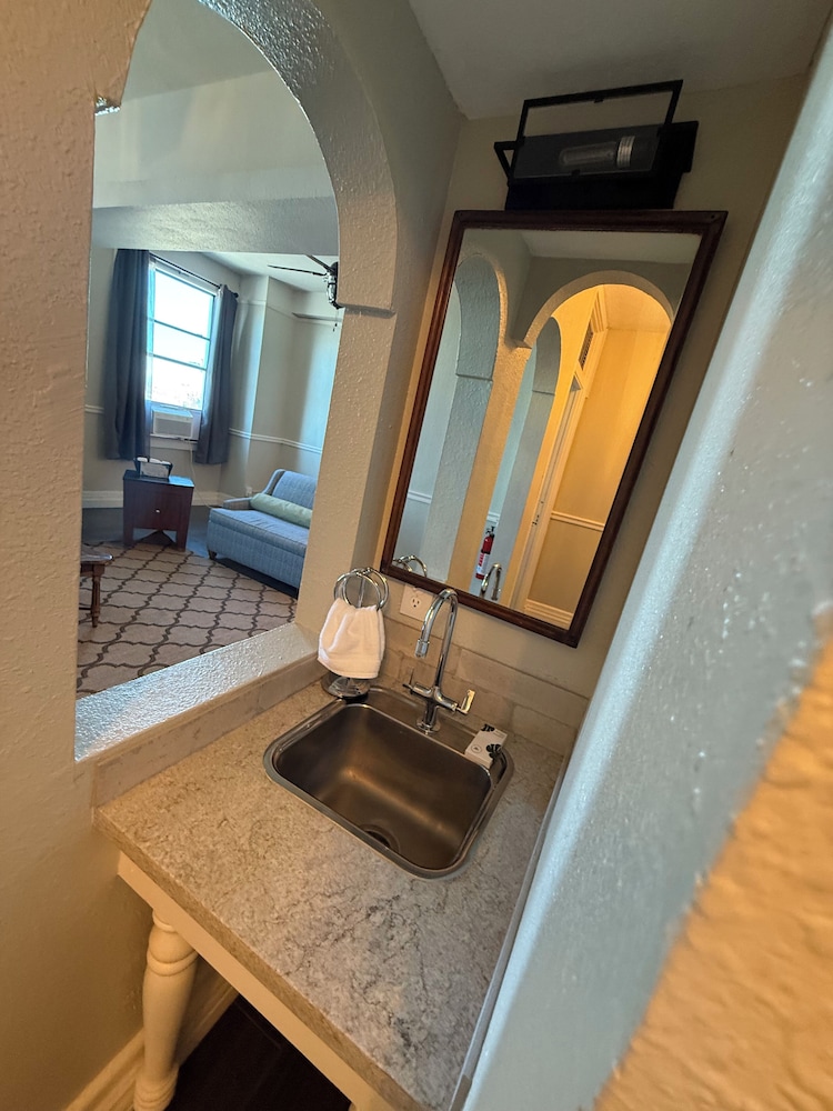 The Gadsden Hotel - photo 24