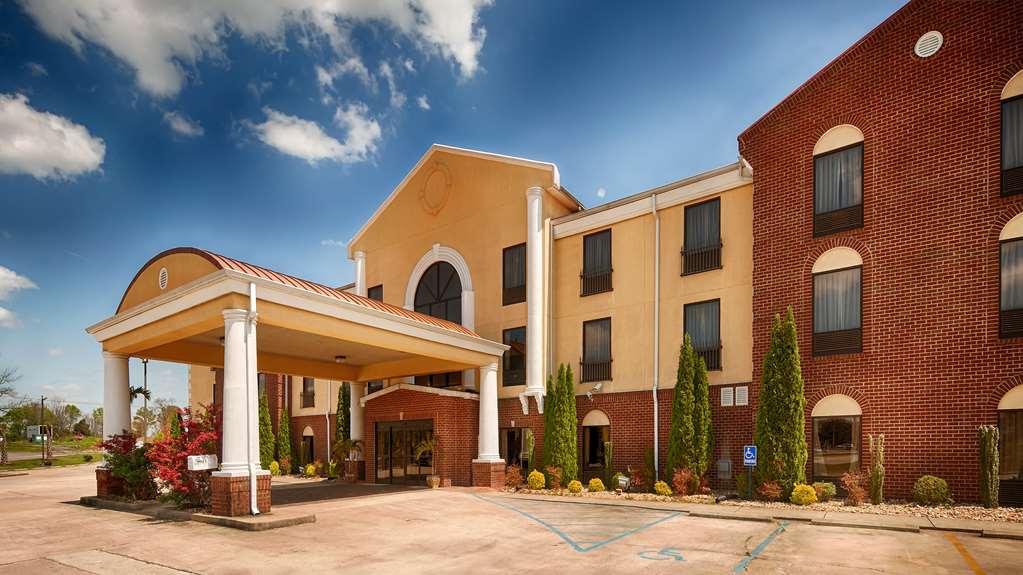 Best Western Plus Bass Hotel & Suites - featured photo
