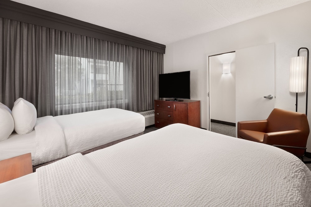 Courtyard by Marriott Memphis Airport - photo 16