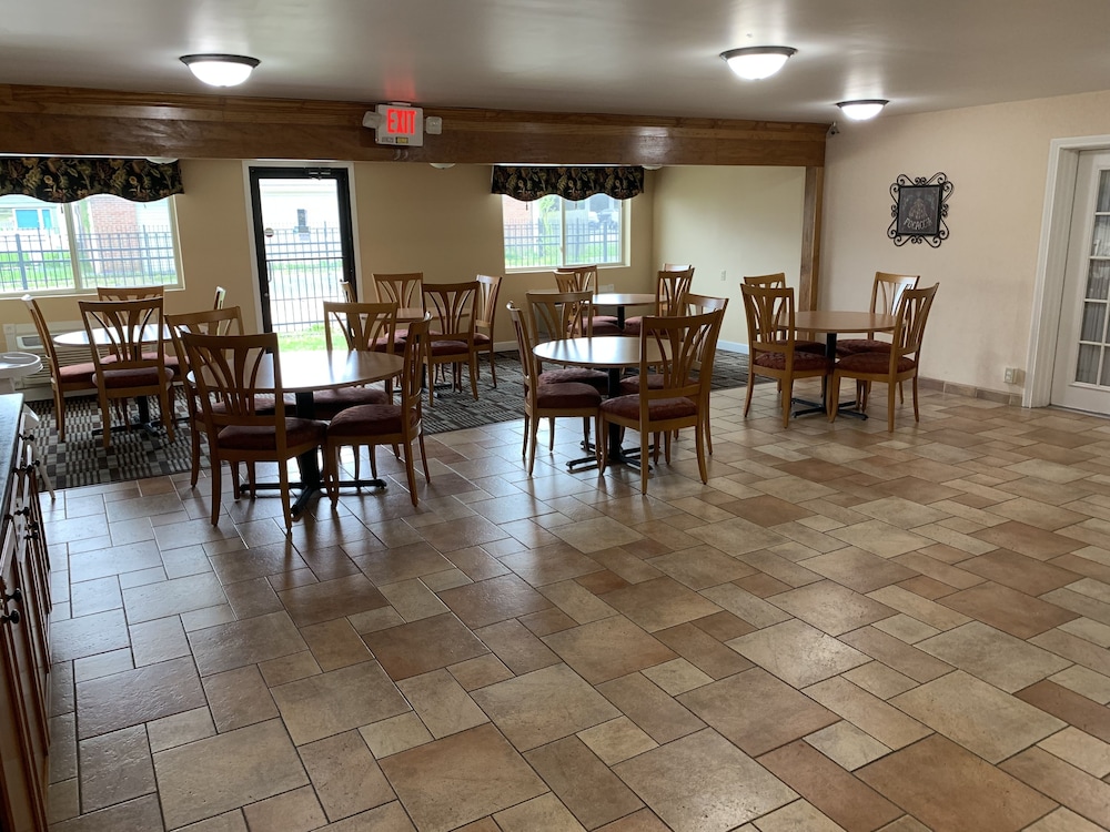 Days Inn by Wyndham Columbus IN - photo 28