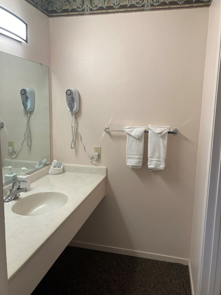 Coast Riders Inn - photo 78