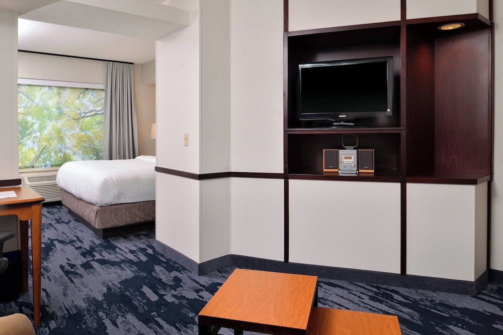 Fairfield Inn & Suites by Marriott Beloit - photo 7