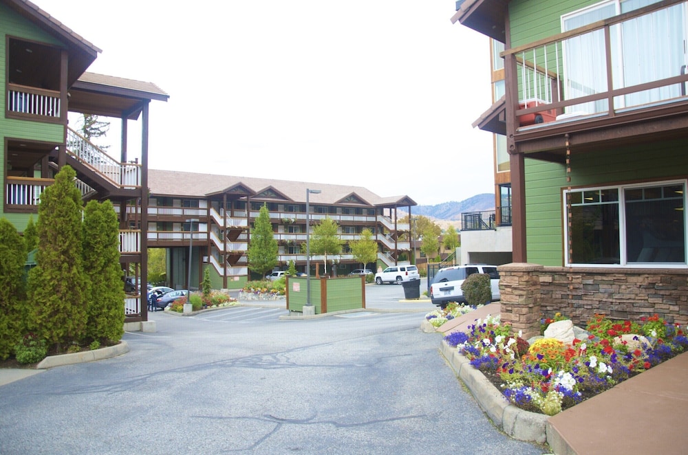 Lakeside Lodge And Suites - photo 75