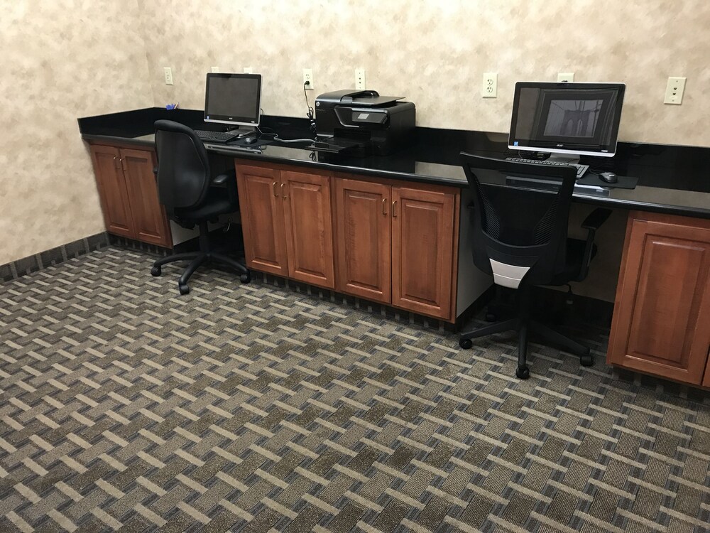 Holiday Inn Express Syracuse Fairgrounds by IHG - photo 58