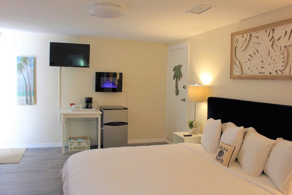 Latitude 26 Waterfront Boutique Resort Fort Myers Beach - photo 11