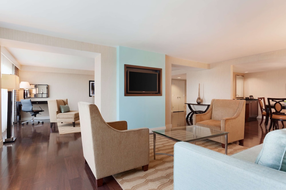 Embassy Suites by Hilton Boston Waltham - photo 34