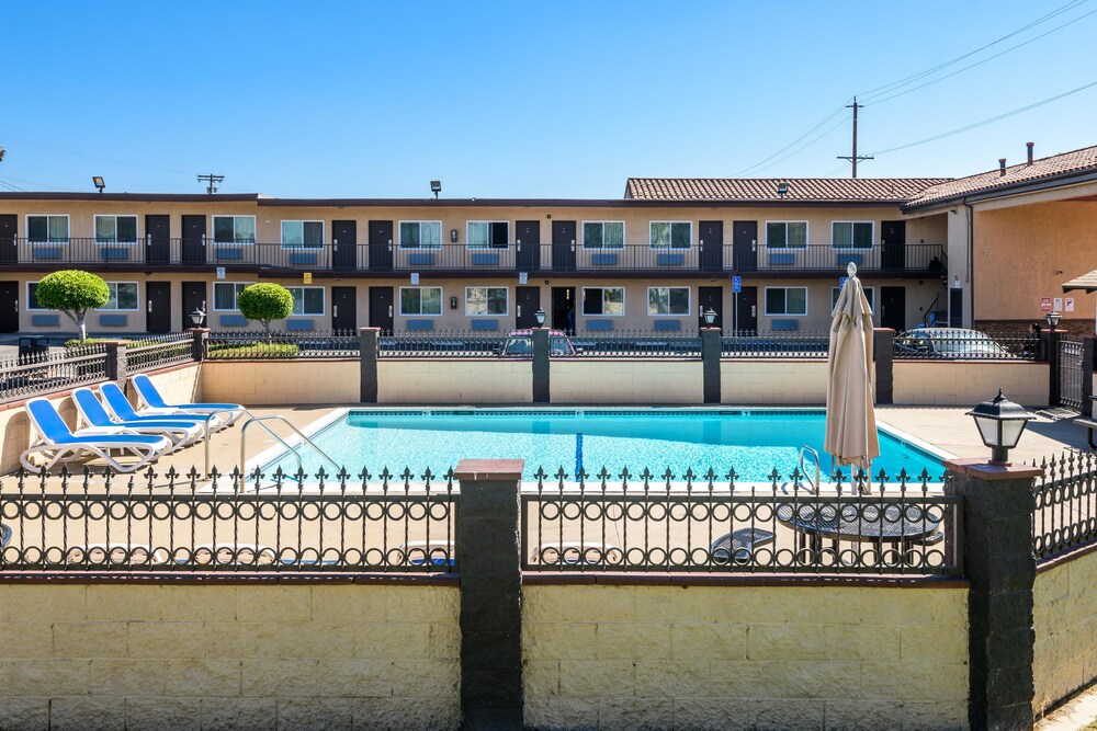 Sea Rock Inn Los Angeles - photo 35