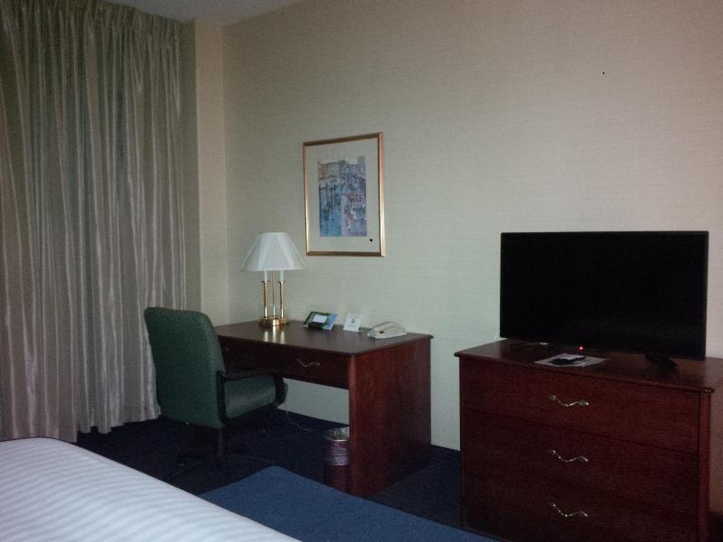Maron Hotel & Suites - photo 9
